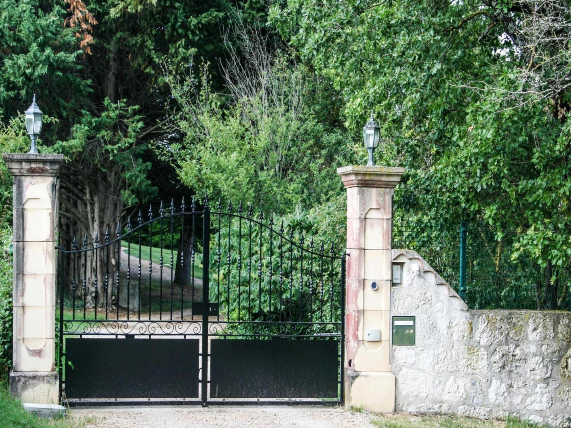 Gites De Saint Maurin Exterior photo